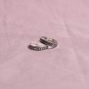 Elegant silver round toe ring – 2 pair