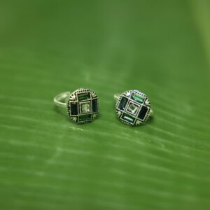 Green and white modern toe ring - 4 pair
