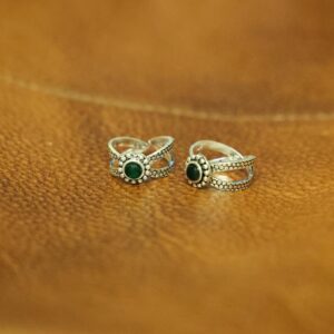Green twisted round toe ring - 4 pair